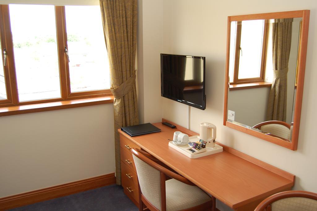 Leitrim Marina Hotel Carrick-on-Shannon Экстерьер фото