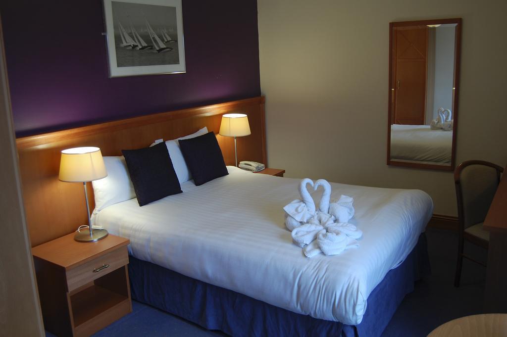 Leitrim Marina Hotel Carrick-on-Shannon Экстерьер фото
